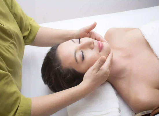 close-up-of-beautiful-young-woman-having-head-or-f-2025-10-16-04-40-46-utc